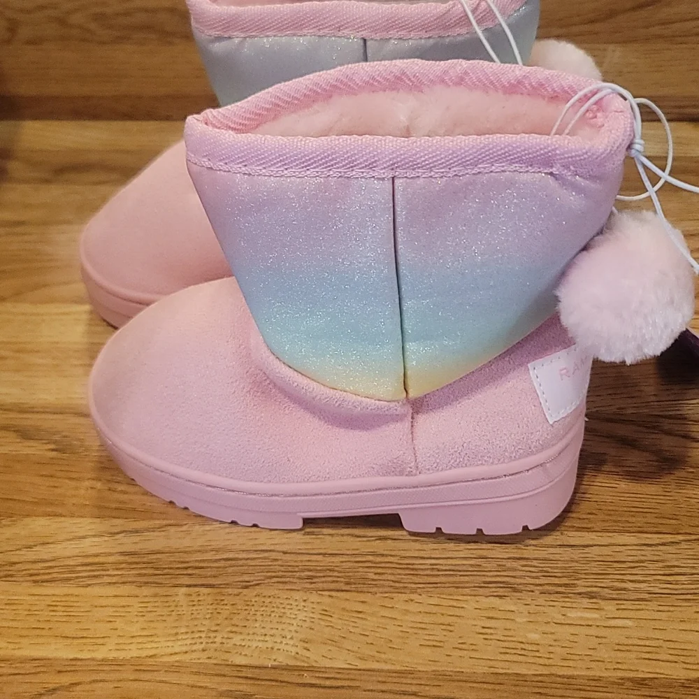 RAMPAGE GIRLS RAINBOW POM POM ACCENT WINTER BOOTS: NWT: SZ 7